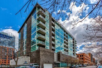 Building Photo - 225 S Sangamon St