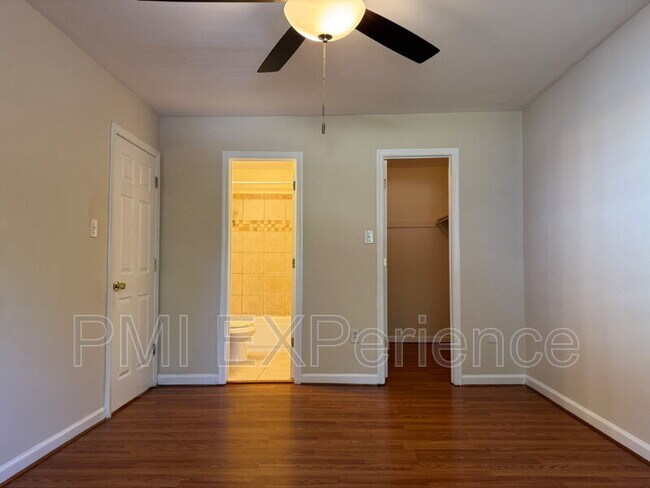 Building Photo - 2067 Chadwick Terrace