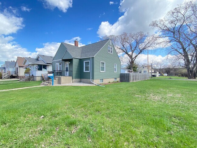 Building Photo - 3 Bedroom Home in Hammond