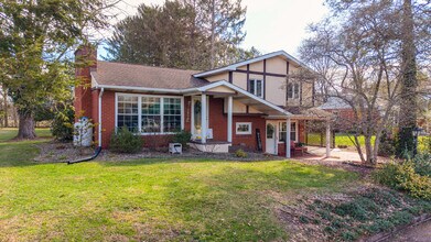 Building Photo - 3004 White Birch Ln