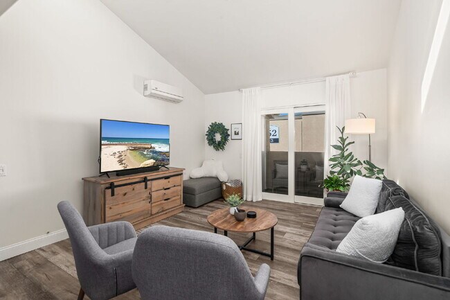 Building Photo - Fully Furnished 3BR/2BA Condo with Vaulted Ceilings, Close Proximity to UCSD and Medical Centers!...