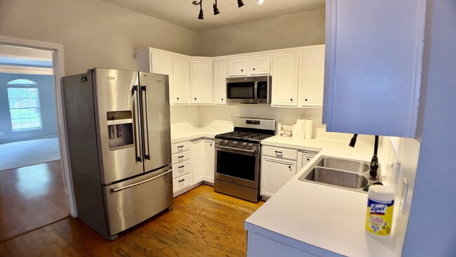 Building Photo - ASK ABOUT FREE APPLICATIONS THROUGH AUGUST!  "Charming 4-Bed Retreat with 2.5 Baths in Spring, TX...
