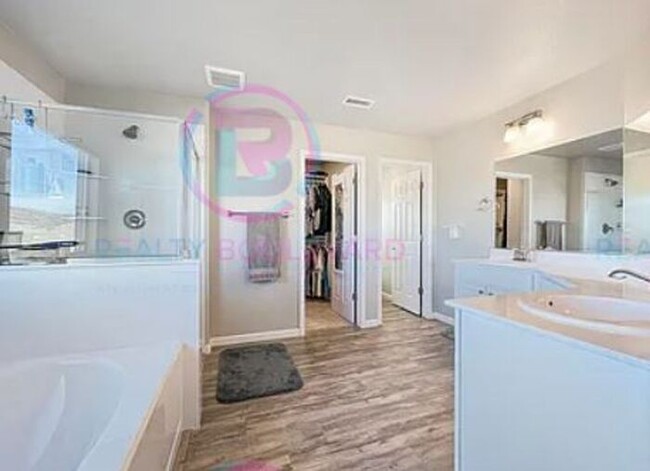 Building Photo - Modern 3-Story Home with Breathtaking Moun...