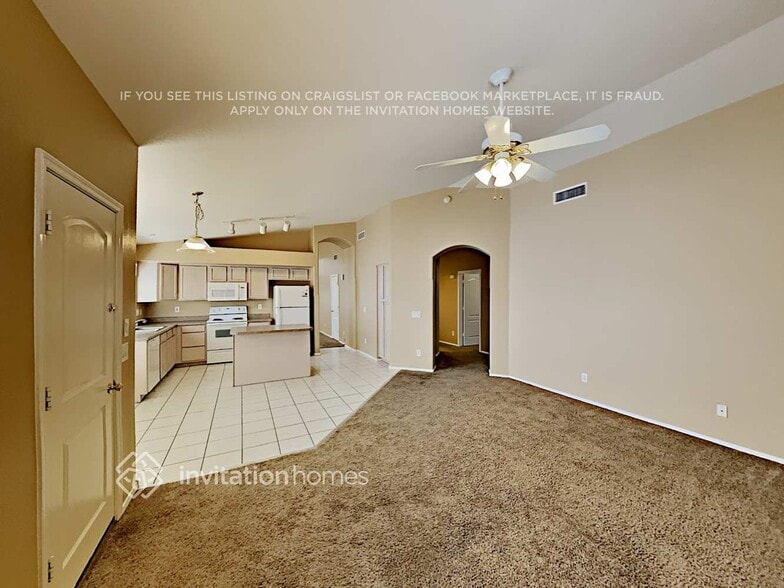Building Photo - 9832 E Olla Ave