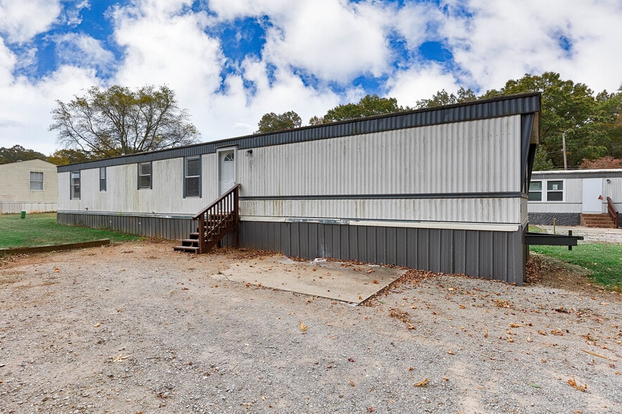 Building Photo - 415 W Limestone Rd