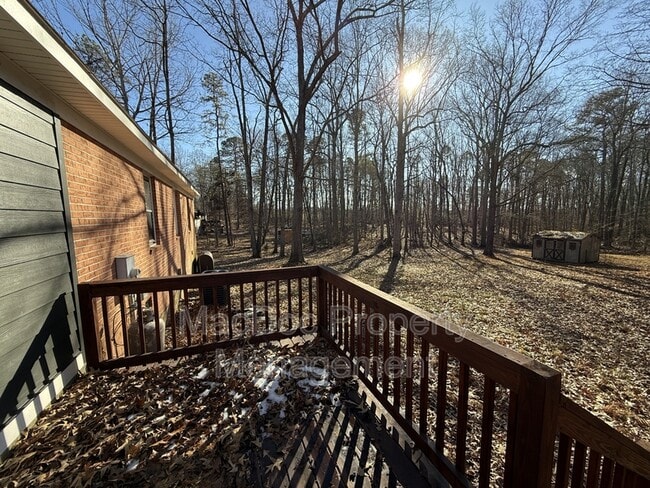 Building Photo - 727 Chalklevel Rd