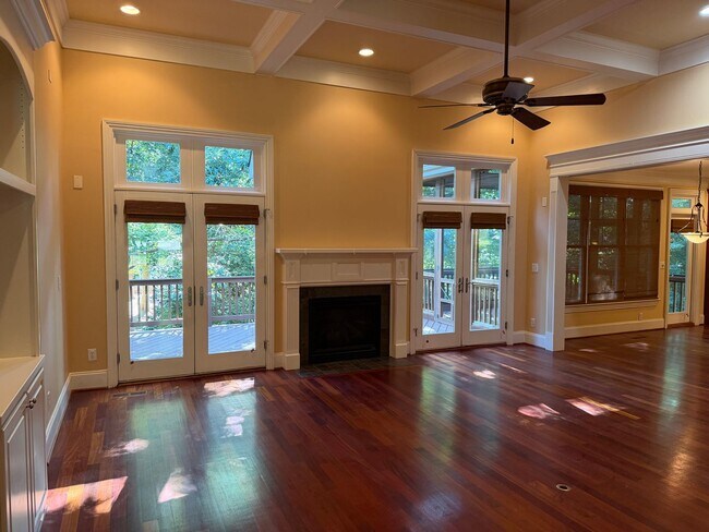 Building Photo - Luxury Living: 4 Bedroom home in Chapel Hill w/ spacious interior | 2 Year Lease Term
