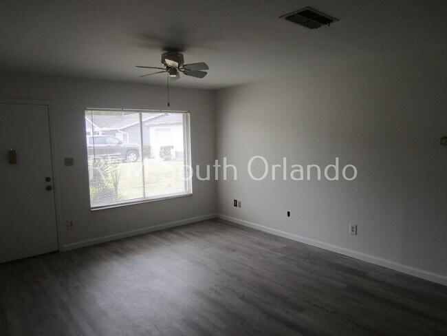Building Photo - Green Briar Village