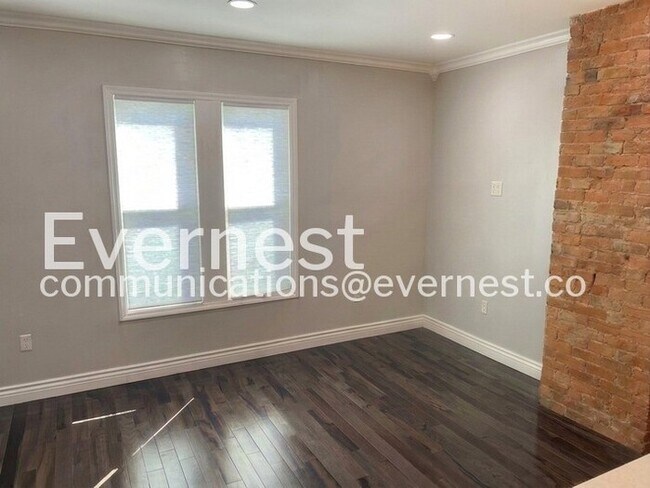 Building Photo - 112 Hanford St