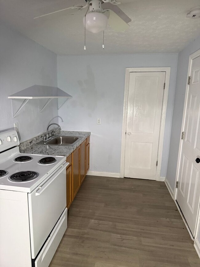 Building Photo - 485 Mellon St