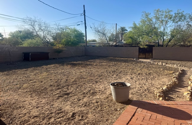Building Photo - Beautifully updated 3-bedroom, 2-bath home