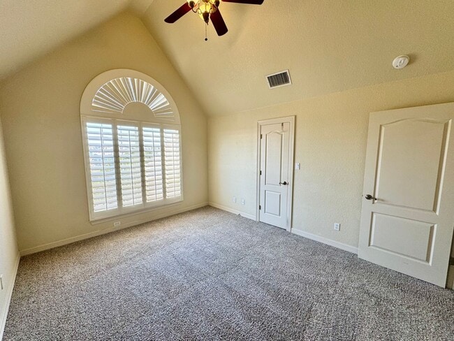 Building Photo - *COMING SOON* Luxurious 2-Story Home in Gated Stone Oak Community – Pool & Lawn Care Included