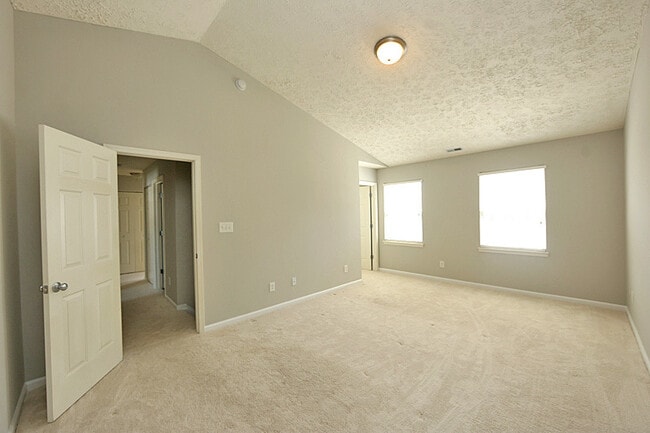 Building Photo - 4 Bedroom Home w/ Fenced Backyard Near RTP & Brier Creek