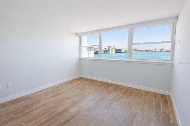 Building Photo - 500 Treasure Island Causeway