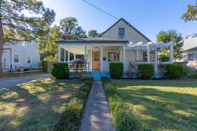 Primary Photo - 7805 Ruthven Rd