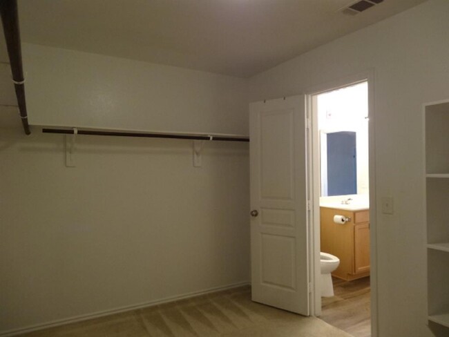 Building Photo - 4418 Windmill Run Dr
