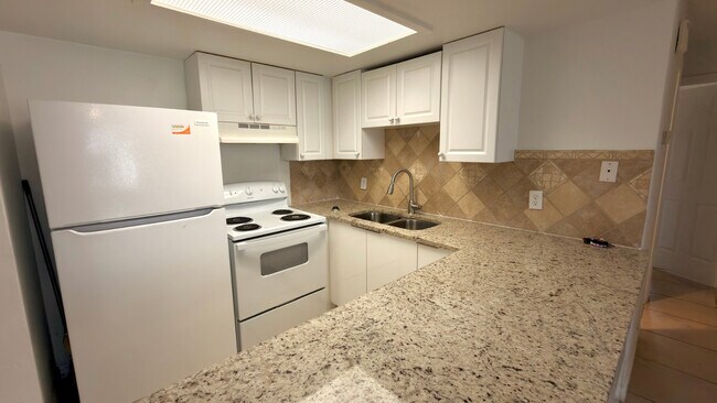 Building Photo - 11470 Char Ann Dr