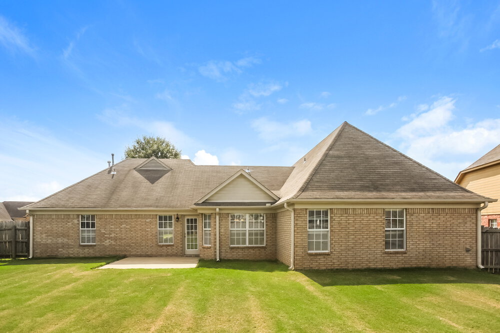 Building Photo - 8332 Pinnacle Dr