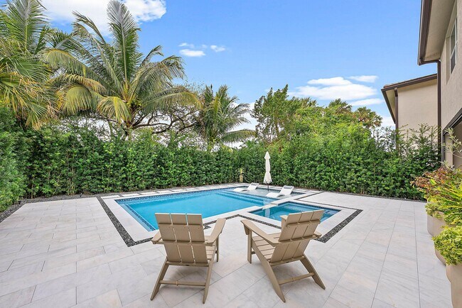 Building Photo - 4310 Buttonwood Dr