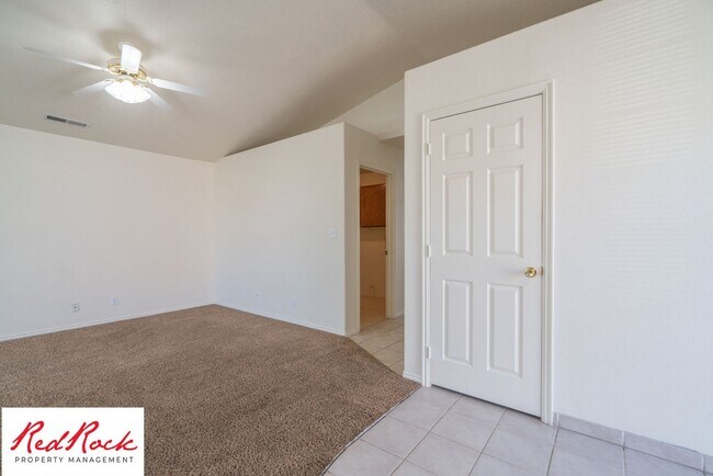 Building Photo - 2620 E 700 N