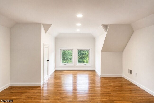 Building Photo - 91 Birchwood Rd