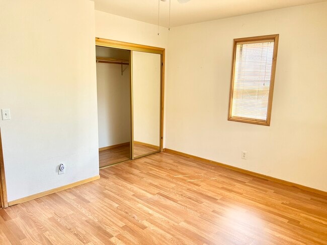 Building Photo - 14700 Voltaire Dr