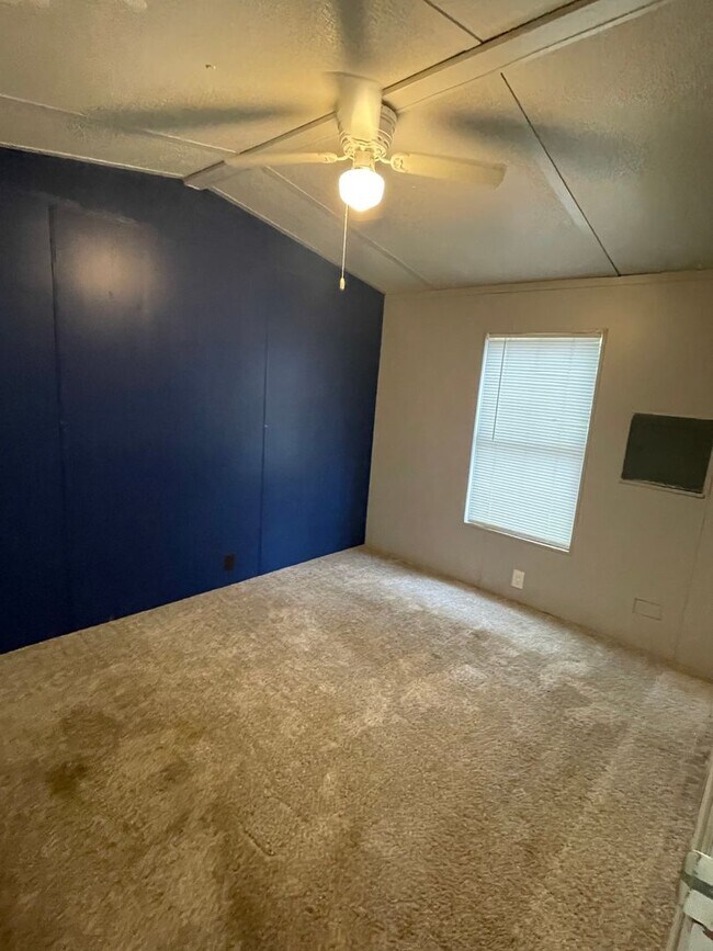 Building Photo - 1 Bedroom 1 Bath Mobile in Park