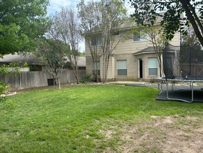 Building Photo - $350 OFF FIRST MONTH'S RENT IF YOU MOVE IN...