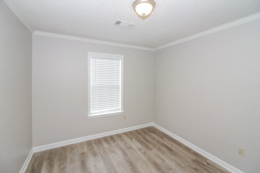 Building Photo - 8632 Brer Rabbit Cove