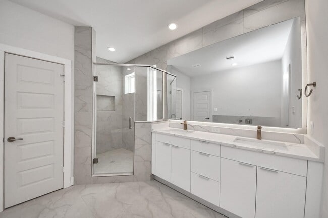 Building Photo - 3004A Ventas Dr