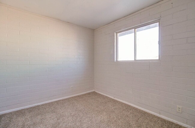 Building Photo - 342 W Taylor Ave