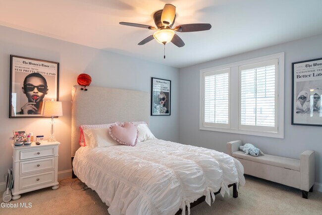 Building Photo - 5 Maria Ln