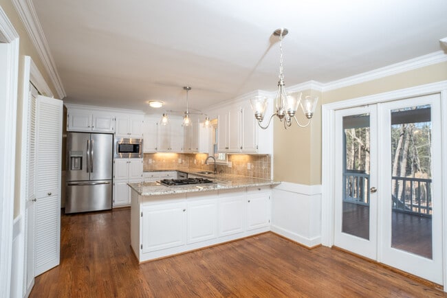 Building Photo - 716 Lanham Pl