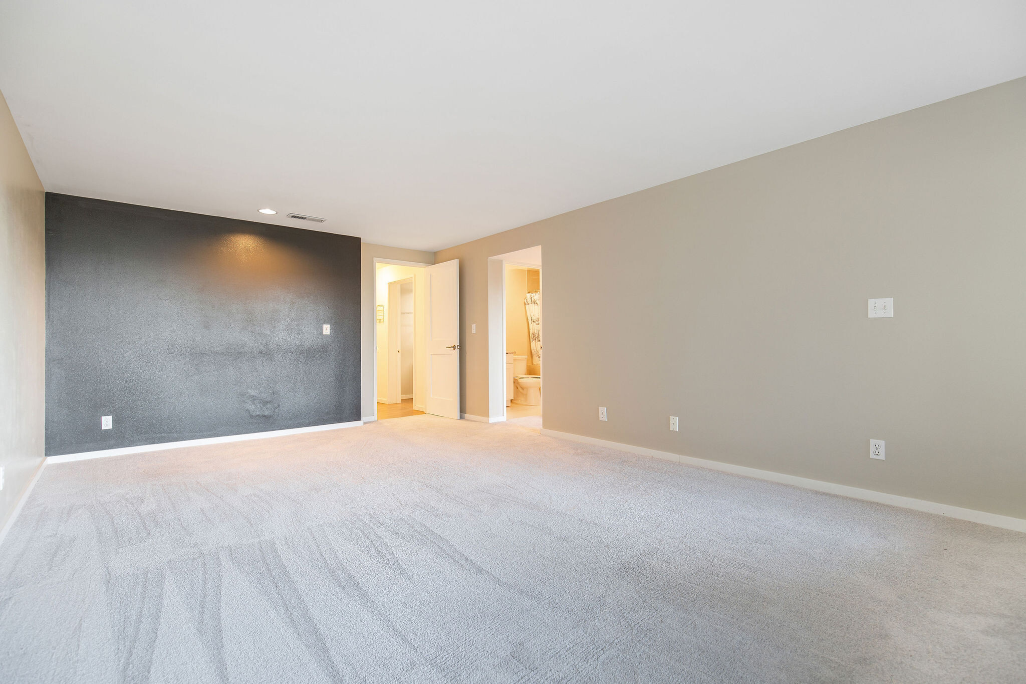 Building Photo - 4403 Powell Pl S