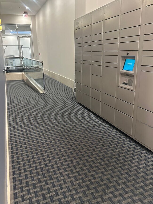 Building Photo - 1 Bedroom 1 Bath Condo Near Capitol Hill