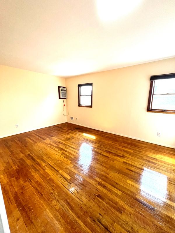 Building Photo - 35 Broadway, 2