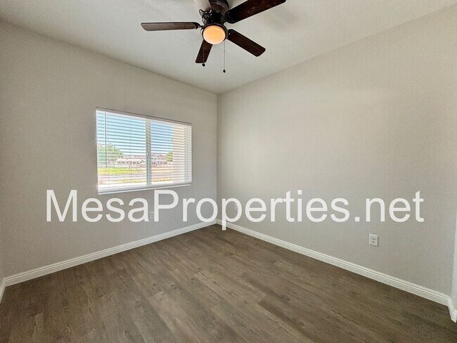 Building Photo - 13555 Sea Gull Dr