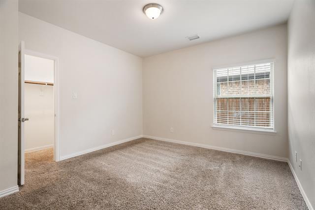 Building Photo - 112 Basswood Dr