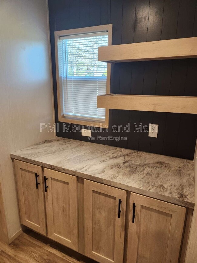 Building Photo - 102 Indian Camp Branch Rd