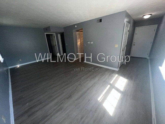 Building Photo - 1310 Millerwood Dr
