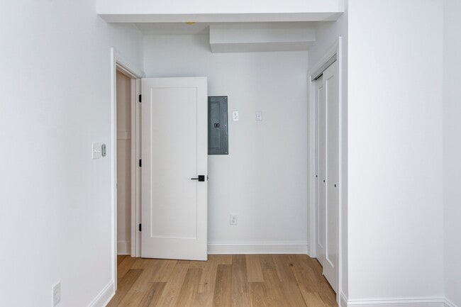 Building Photo - 13 Wilkins Ave