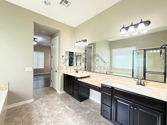 Building Photo - 4032 S Pleasant Pl