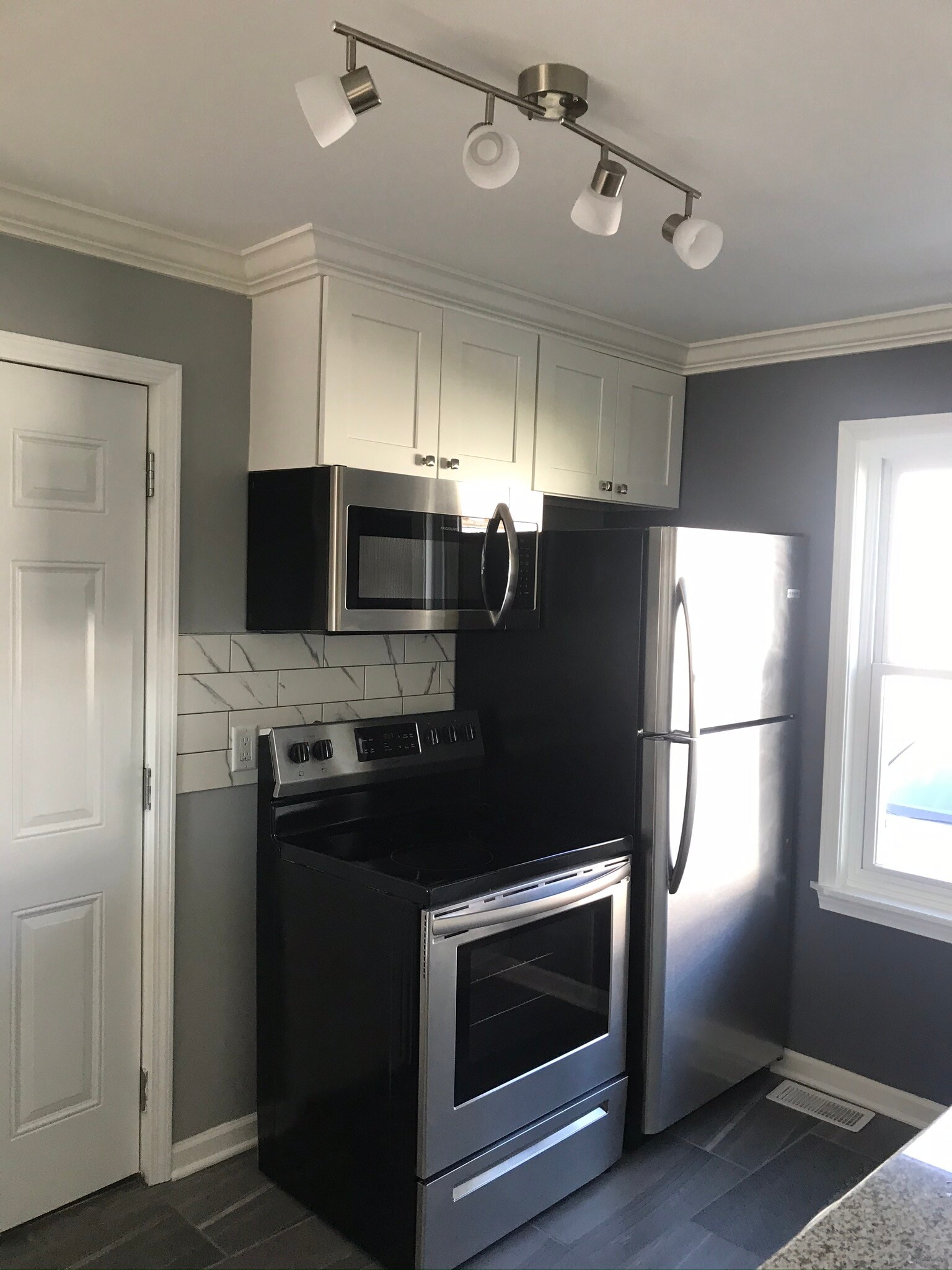 Building Photo - 84 Duluth Ave