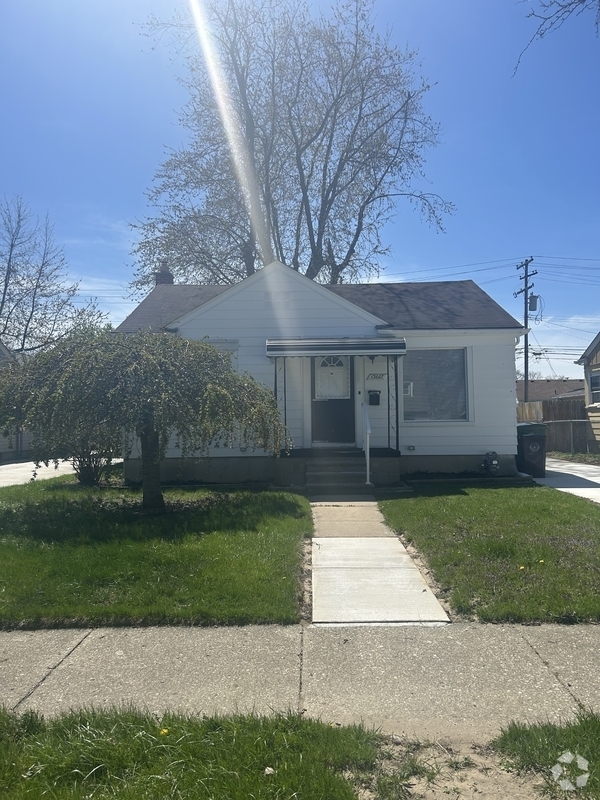 Building Photo - 13667 Birrell St