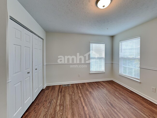 Building Photo - 257 Bannock Dr