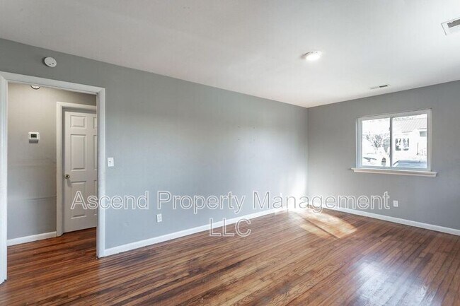 Building Photo - 1113 Jarvis Ave