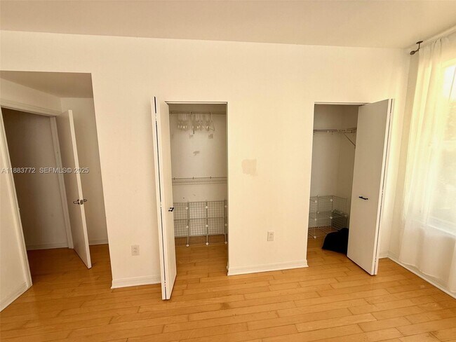 Building Photo - 1528 Drexel Ave