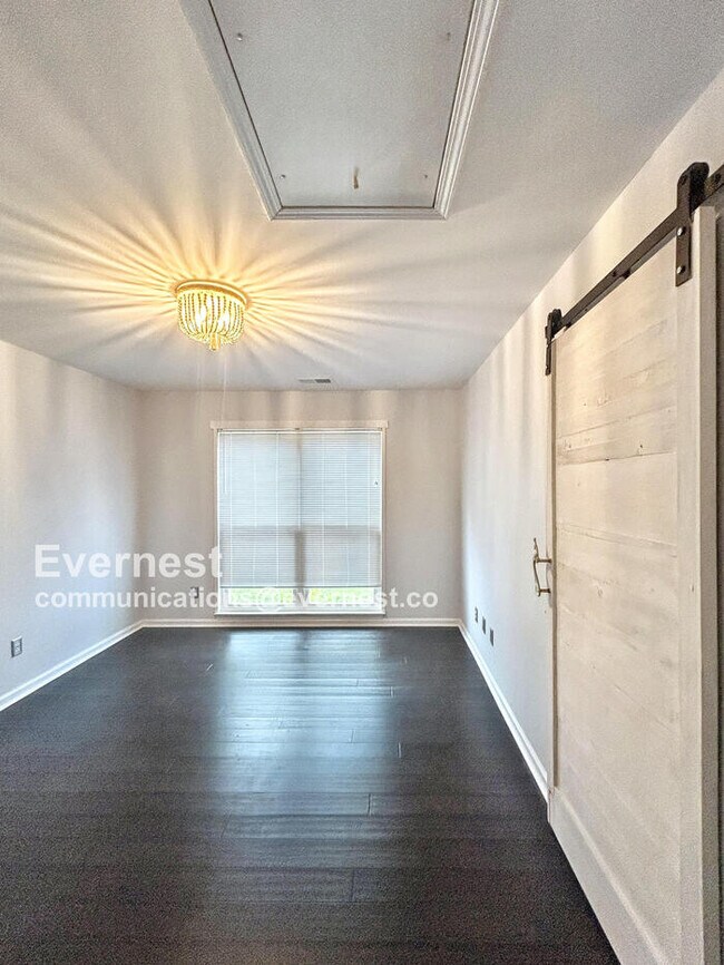 Building Photo - 160 Foxtail Dr