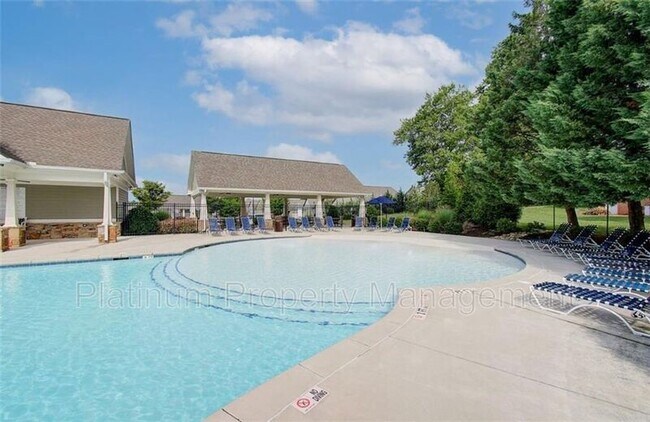 Building Photo - 4579 Silver Oak Dr
