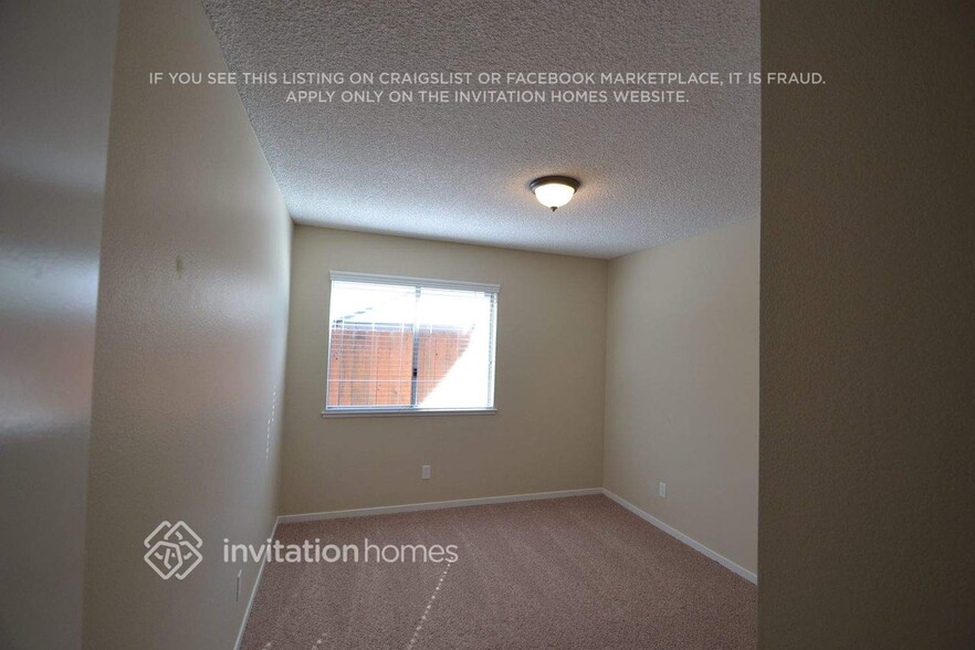 Building Photo - 1929 Oak Bluff Way